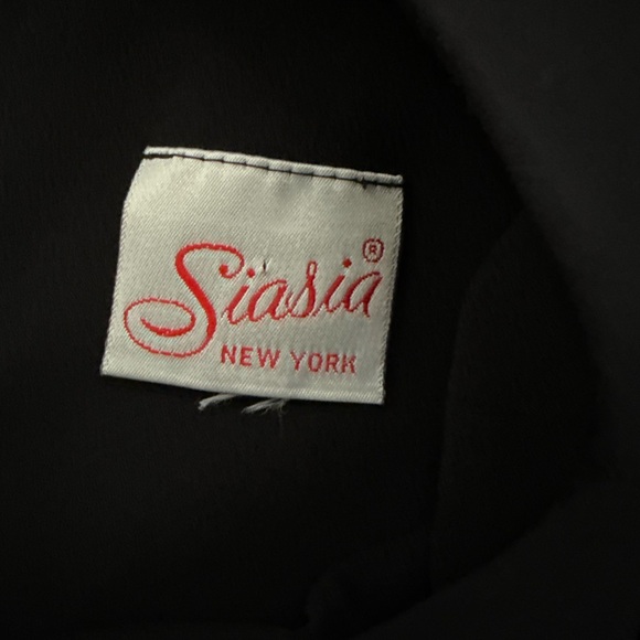 Chic Asymmetrical Black Dress - Picture 2 of 2